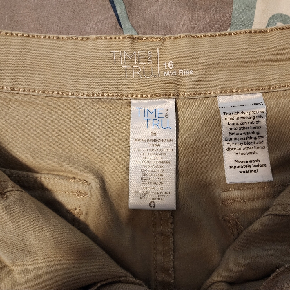Shorts - Picture 2 of 2